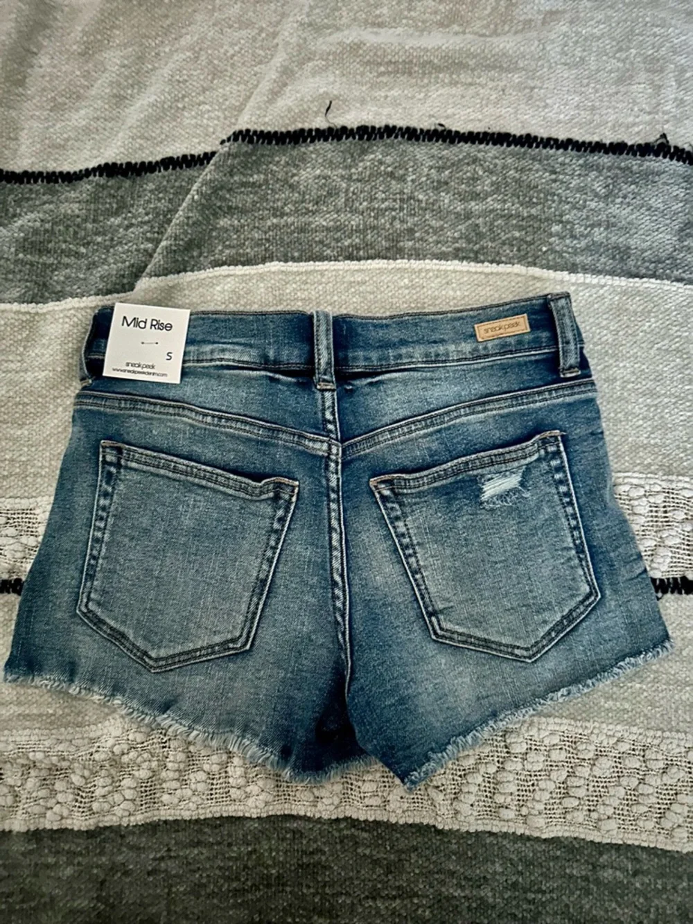 Sneak Peek Blue Denim Star-Appliqué Jean Shorts - Picture 4 of 4